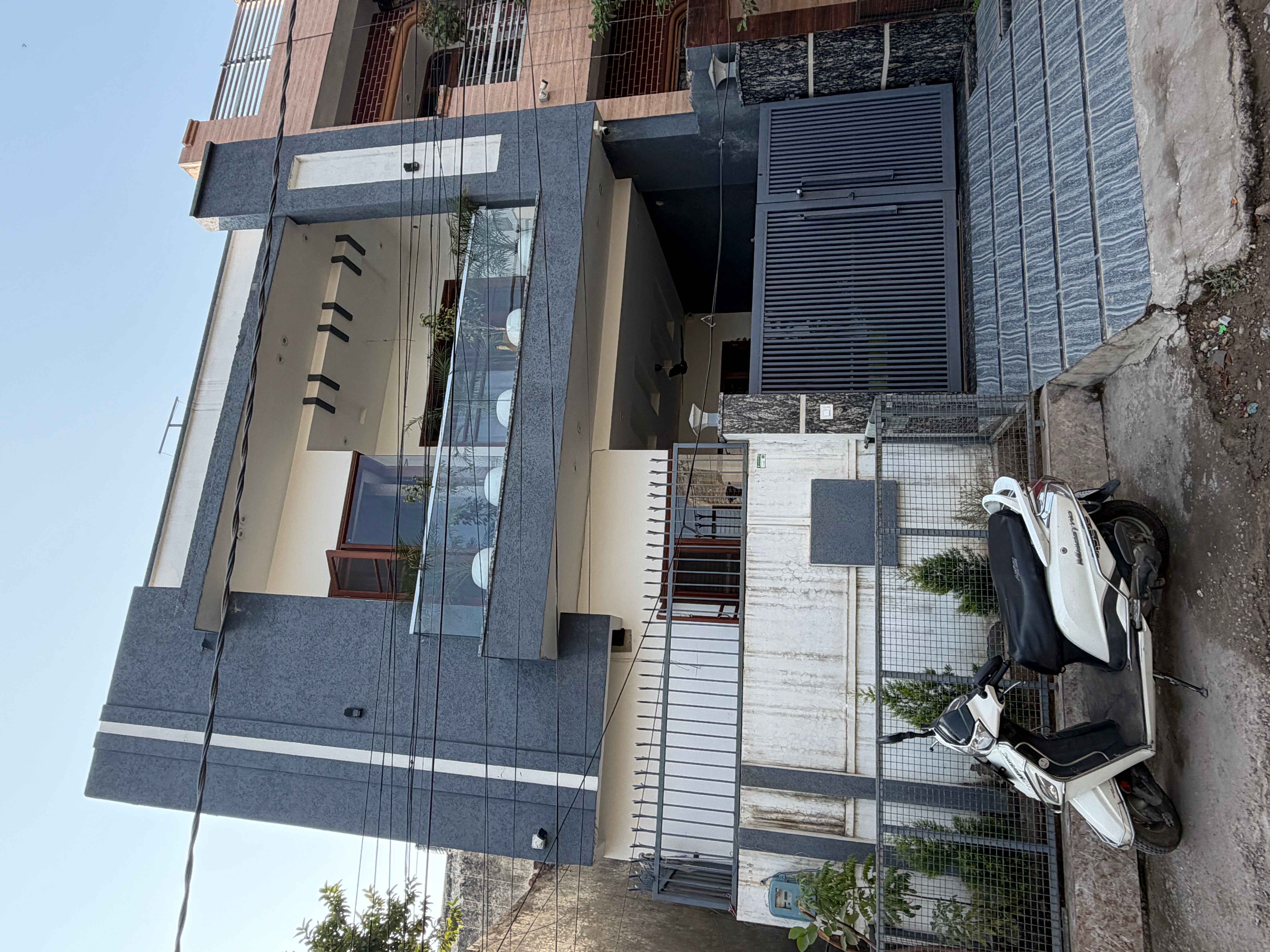 4 bhk fully furnished